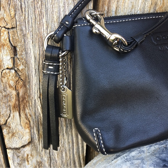 Coach Vintage Y2K Legacy Wristlet Leather Black - Picture 2 of 16